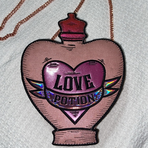 Nwot Danielle Nicole Harry Potter Amortentia Crossbody Bag - Picture 9 of 15